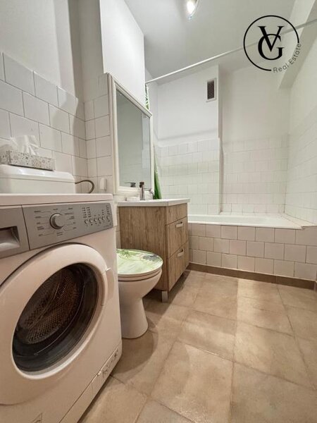 Unirii Garsoniera cu bucatarie separata - Zona Centrala - Bd. Unirii